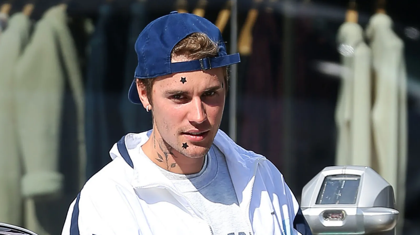 Justin Bieber Has Turned These Pimple Patches Into the New Must-Have Accessory 25 Justin Bieber Has Turned These Pimple Patches Into the New Must-Have Accessory