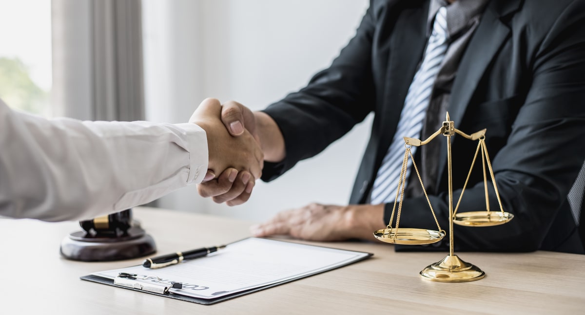 The Advantages of Partnering with a Business Trial Attorney for Litigation Success 25 The Advantages of Partnering with a Business Trial Attorney for Litigation Success