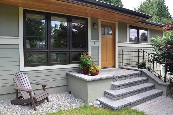 Beyond the Toolbox: The Benefits of Hiring Pros for Siding and Window Projects 25 Beyond the Toolbox: The Benefits of Hiring Pros for Siding and Window Projects
