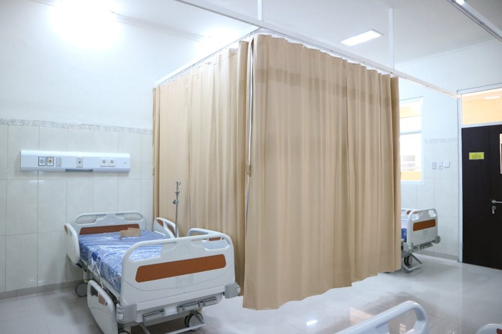 Innovations in Hospital Privacy Curtains: Enhancing Patient Safety and Comfort 26 Innovations in Hospital Privacy Curtains: Enhancing Patient Safety and Comfort
